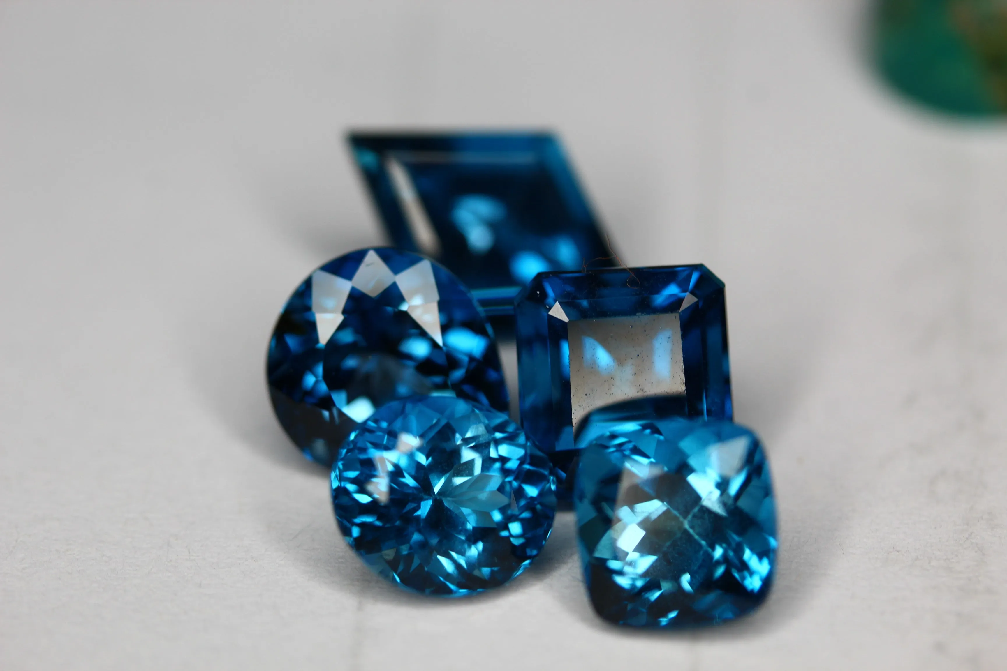 25 Carats Natural London Blue Topaz Deal - Oval, Cushion