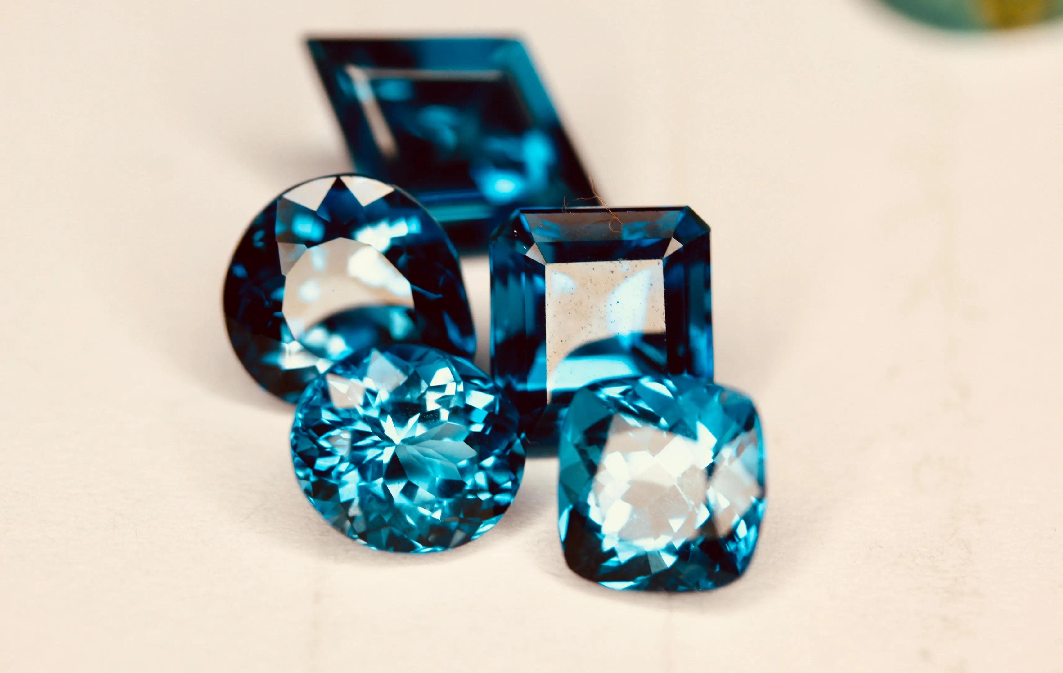 25 Carats Natural London Blue Topaz Deal - Oval, Cushion