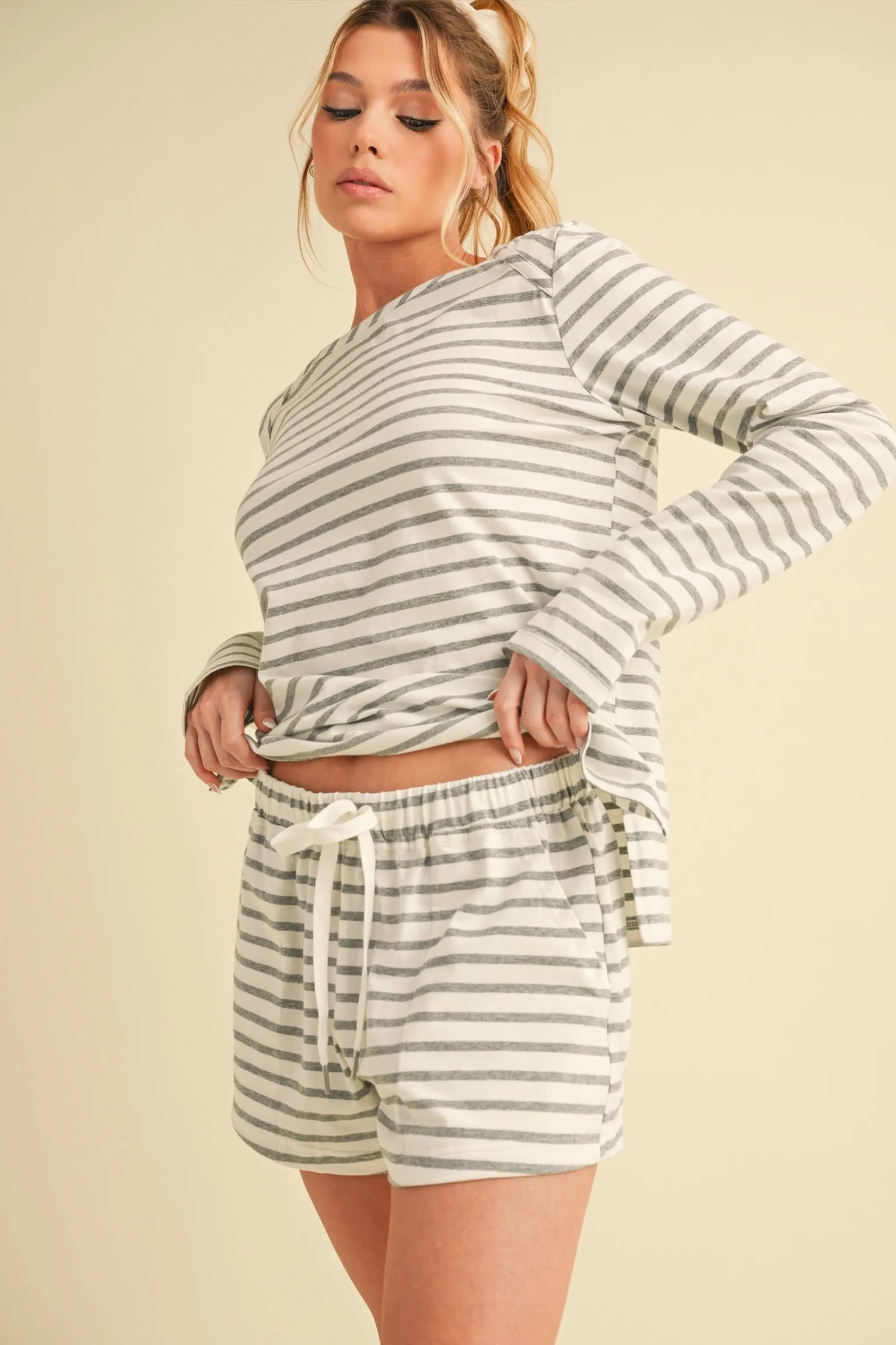 7133FN Jani Shorts: Blue / Contemporary / L