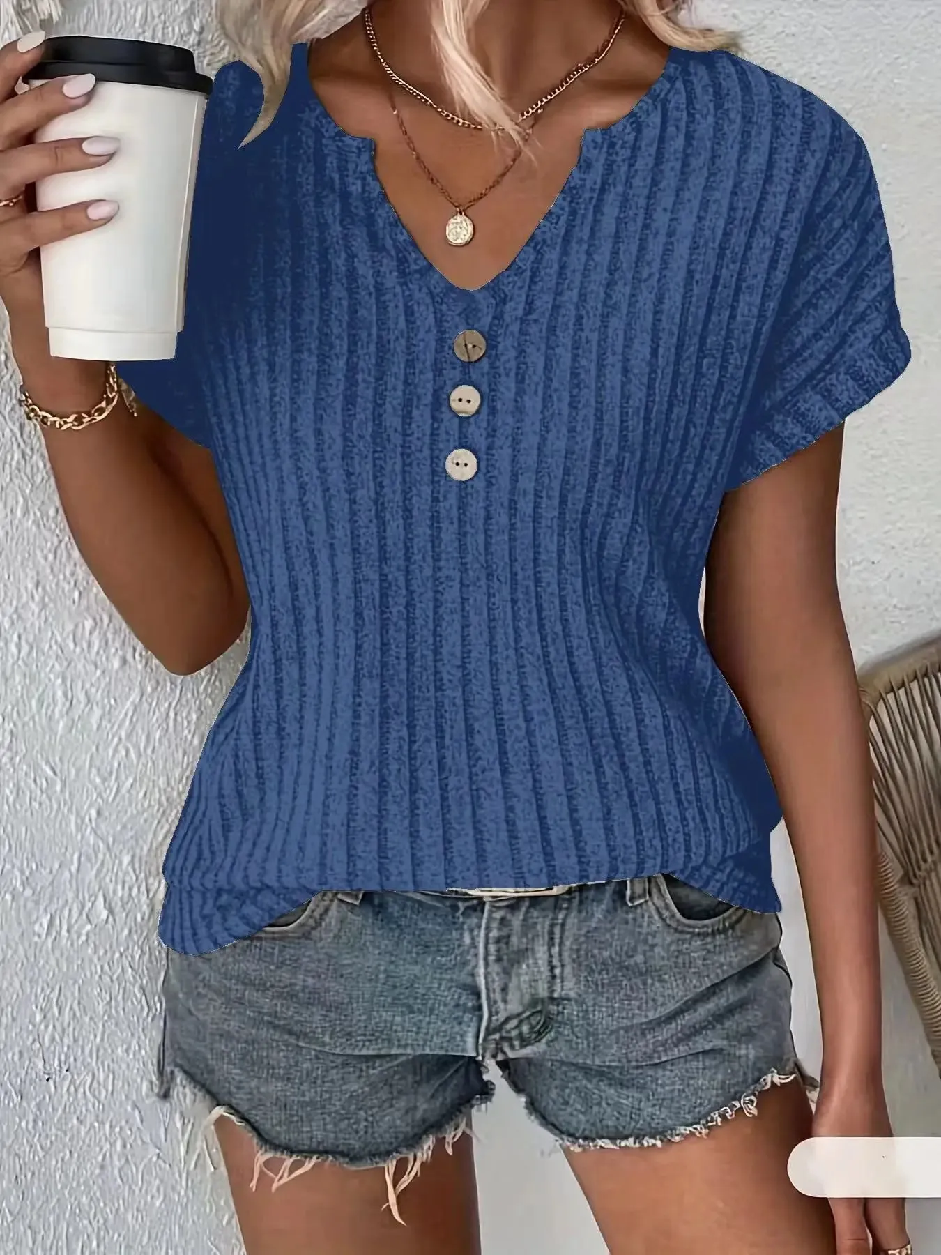 Amélie – Ribbed Buttoned V-Neck Cotton Top