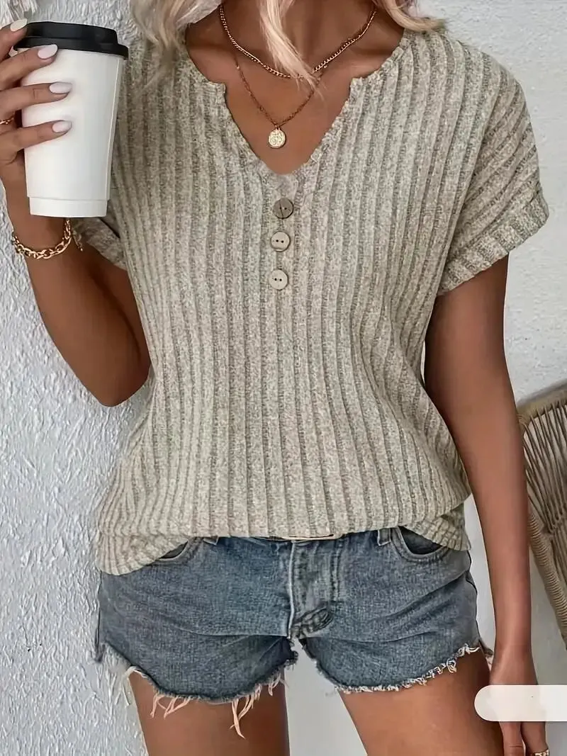 Amélie – Ribbed Buttoned V-Neck Cotton Top