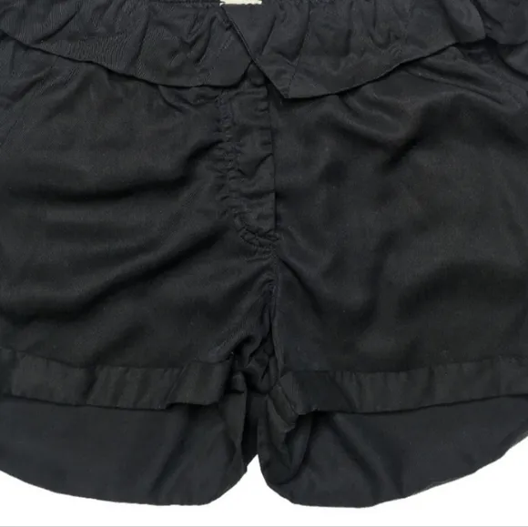 Aritzia Wilfred Ruffled Elastic Waist Paperbag Shorts
