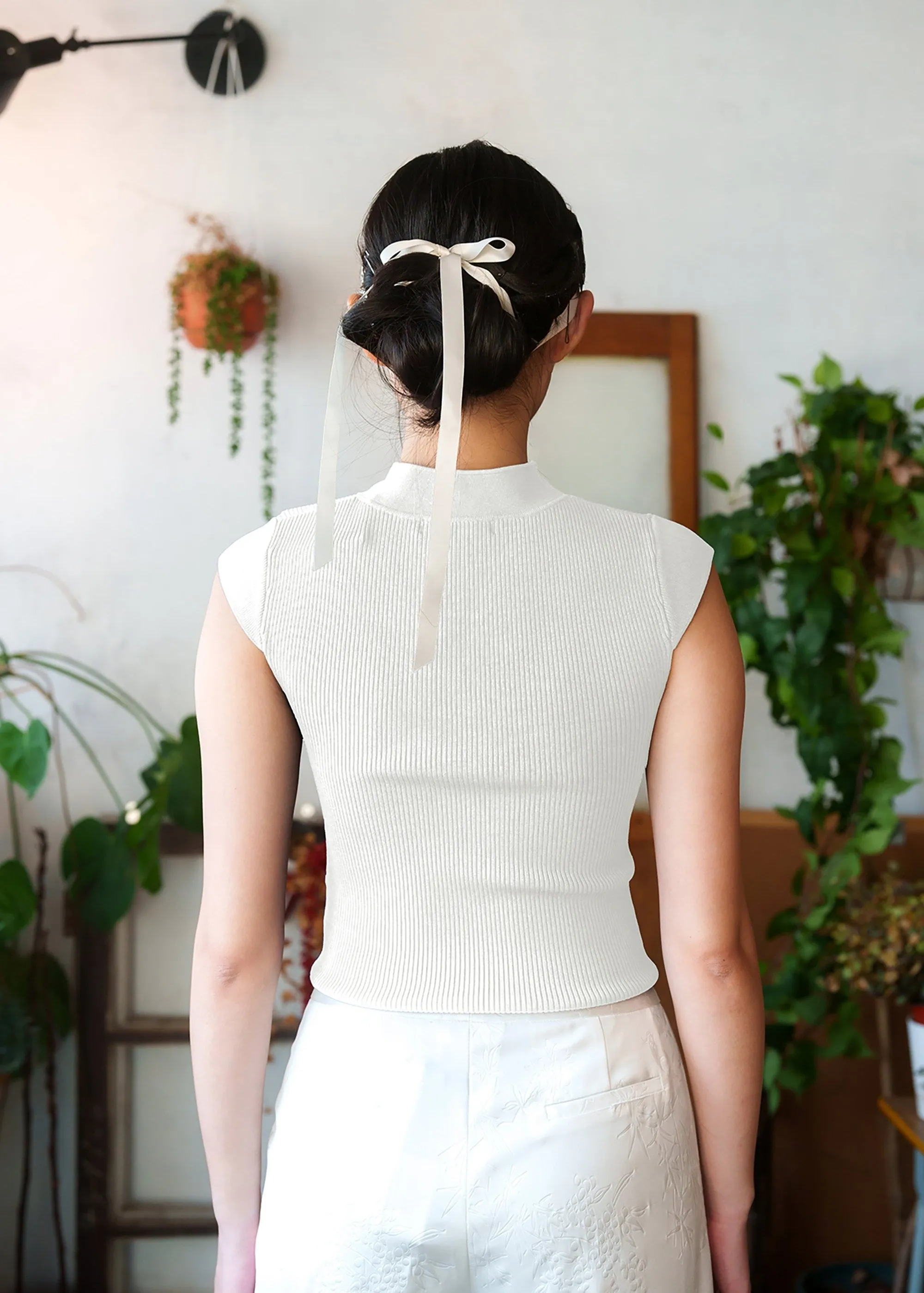 Cap Sleeve Knitted Keyhole Top (White)