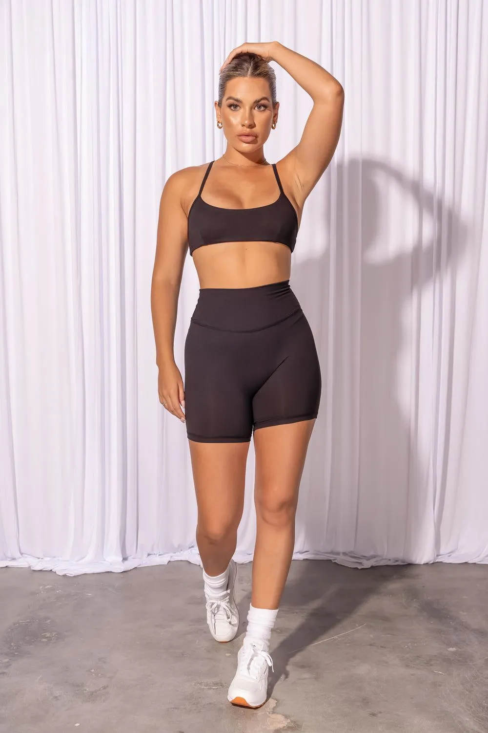 Everyday Icon Midi Short - Black