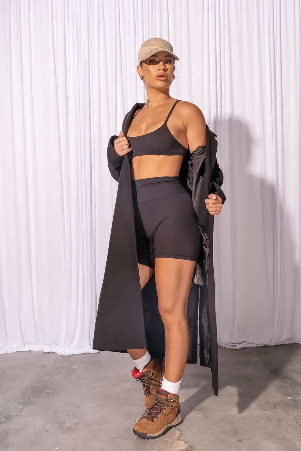 Everyday Icon Midi Short - Black