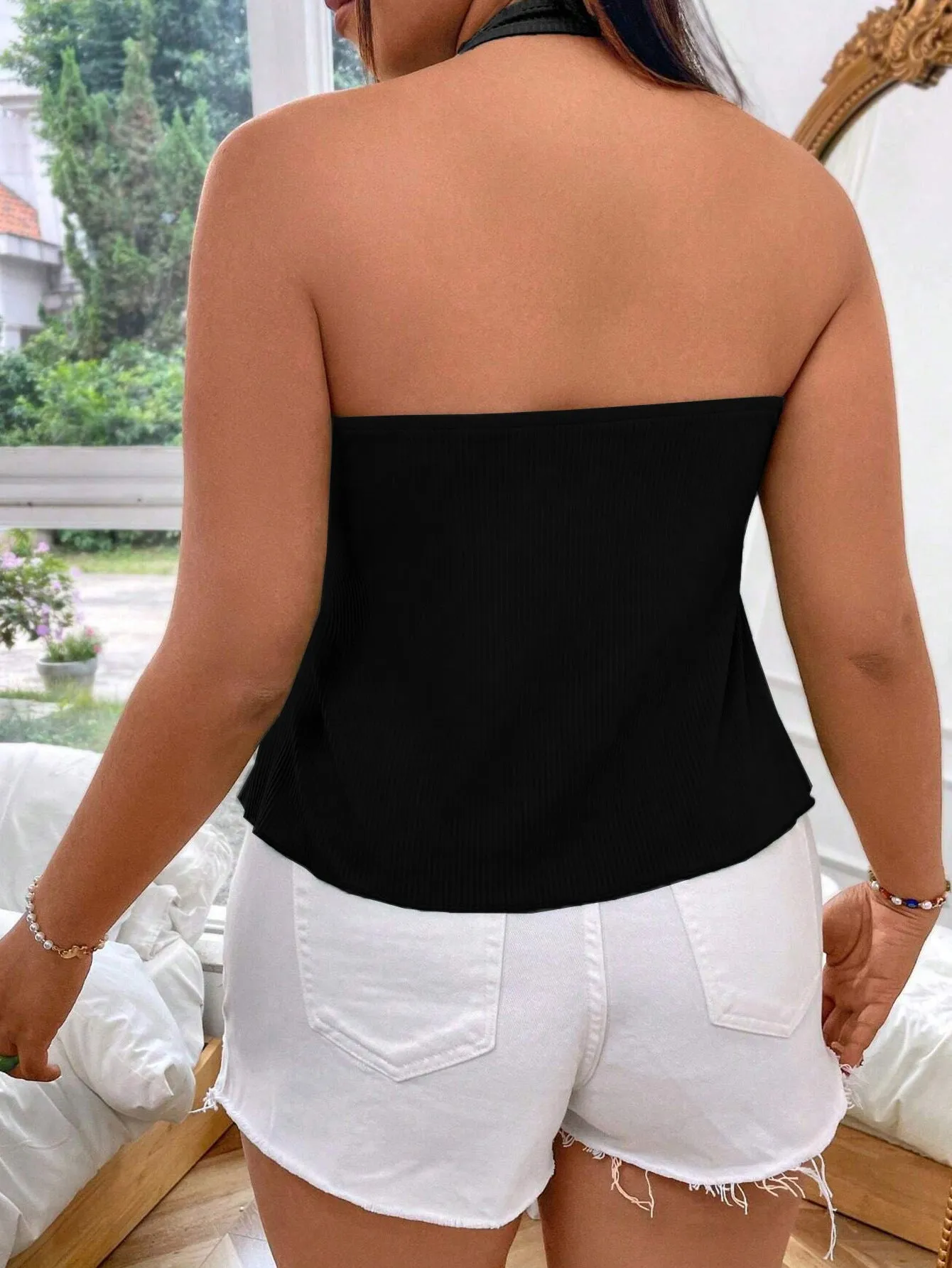 Flirty Halter Neck V-Neck Sleeveless Top with Tie Detail