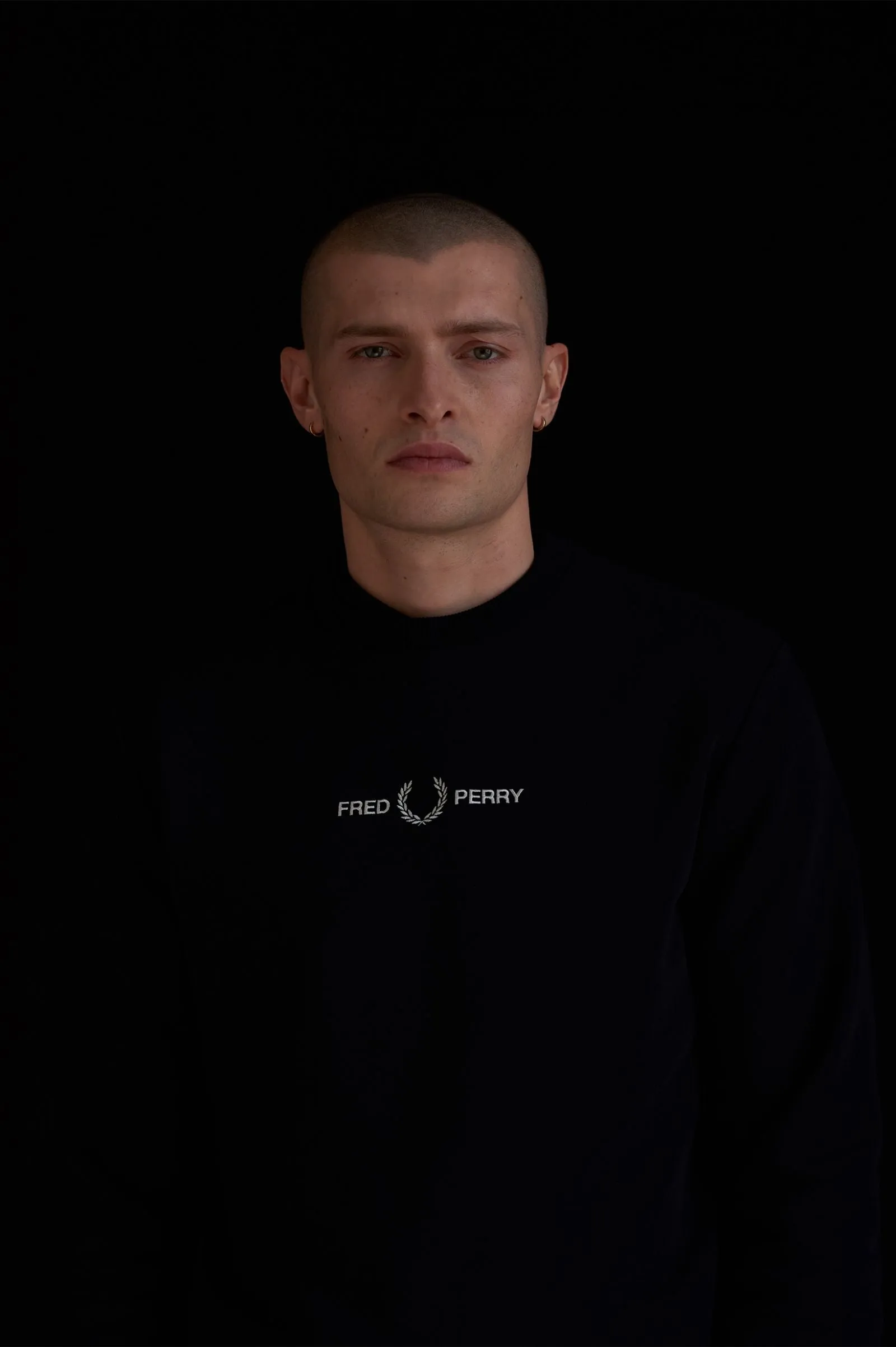 Fred Perry M2644 Emroidered Sweatshirt 102 Black