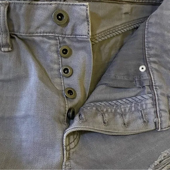 Free People High Rise Button Fly Raw Hem Cloudy Grey Shorts Womens Size 29 NWT