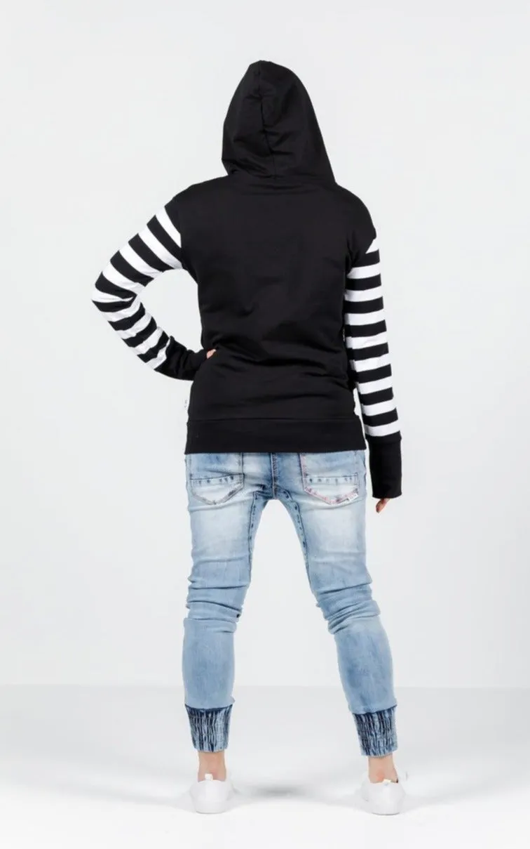 Hooded Sweatshirt W Pockets