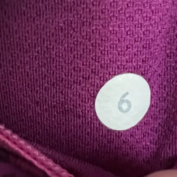 Lululemon Hot Pink Speed Up Shorts Low Rise 2.5&quot;