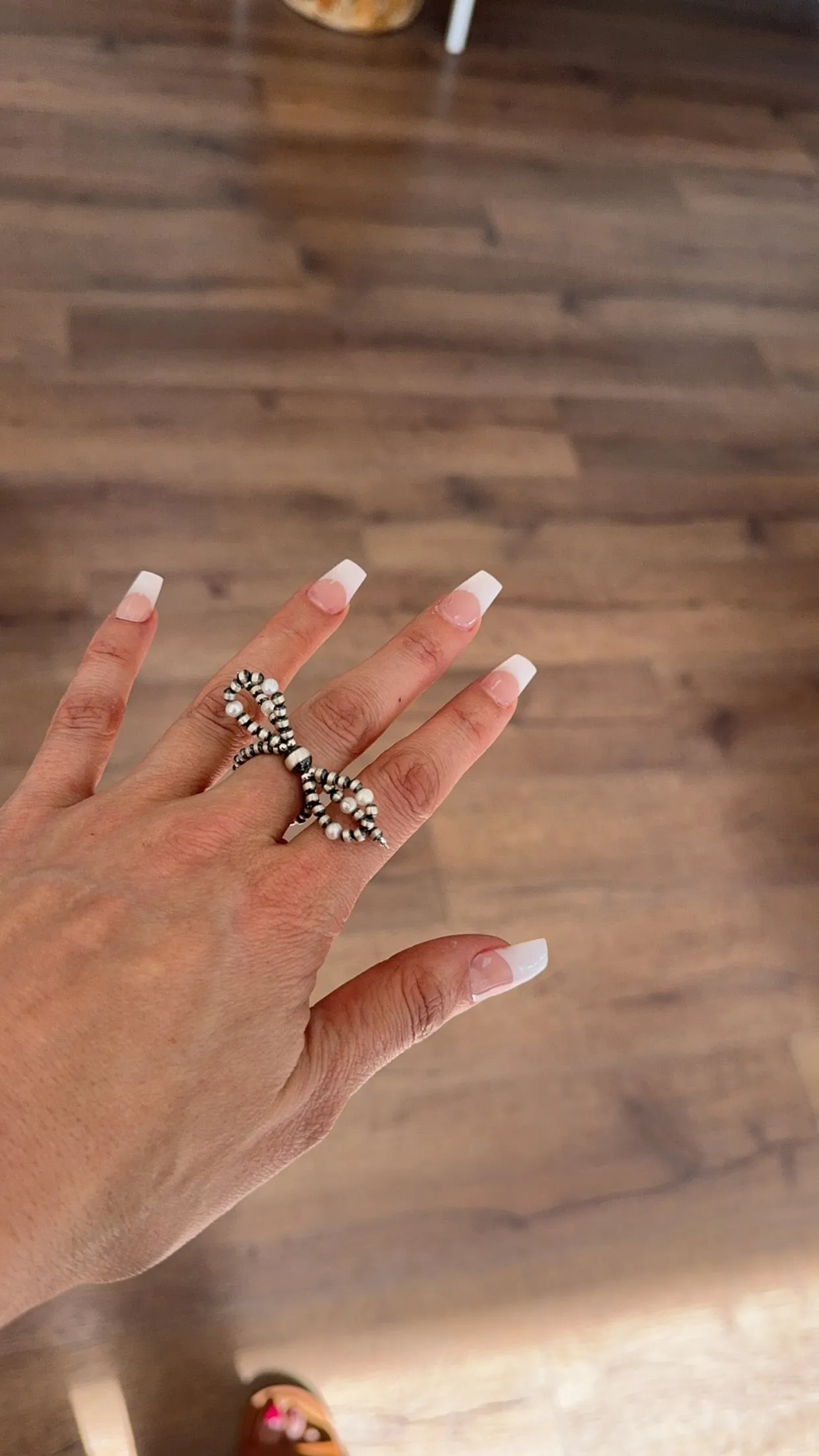Navajo Pearl  Bow Stretch Ring - Fresh Water Pearl