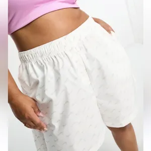 NWT Nike Everyday Modern Women's High-Waisted Woven Shorts, XL