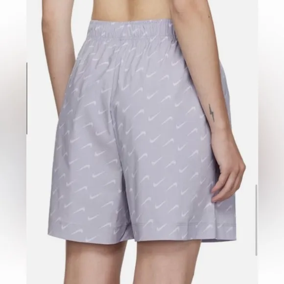 NWT Nike Everyday Modern Women's High-Waisted Woven Shorts, XL