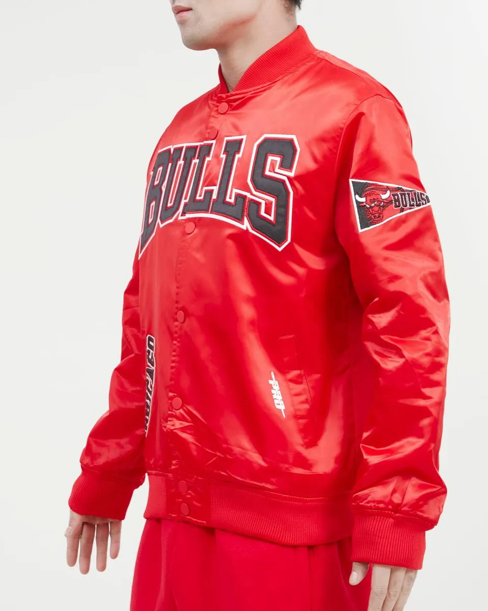 PRO STANDARD CHICAGO BULLS CREST EMBLEM SATIN JACKET (RED)