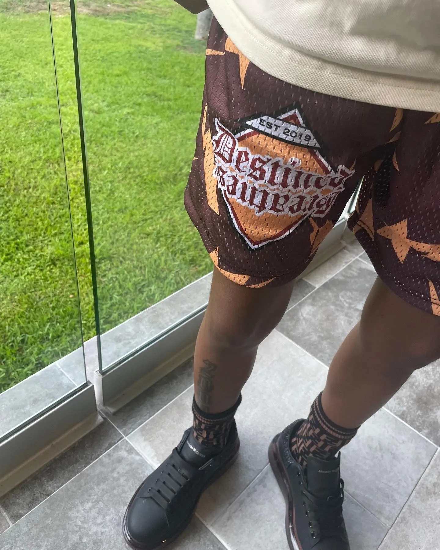 SHOOT FOR THE STARS (brown)
