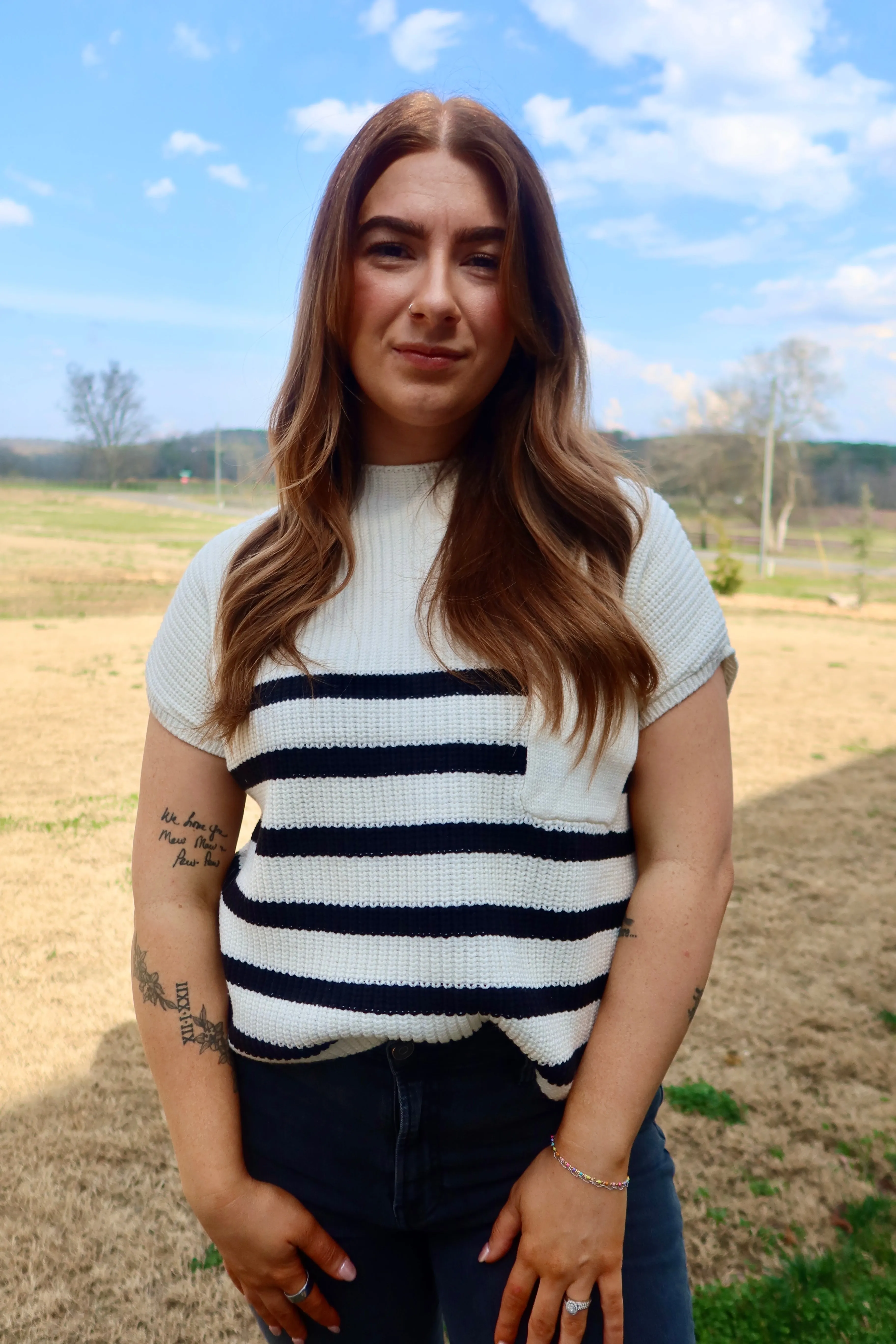 SHORT SLEEVE STRIPE SWEATER