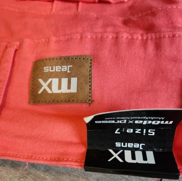 Stunning Coral Bling Shorts NWT L
