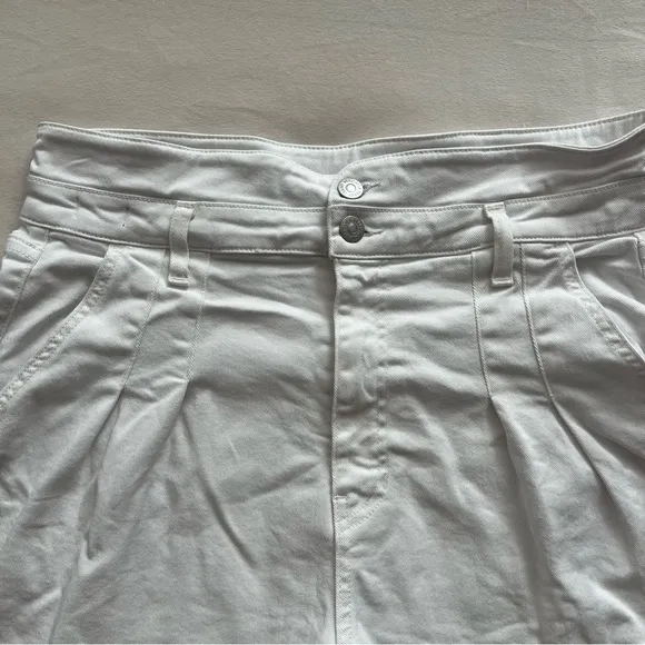 VERONICA BEARD Jaylen high rise denim shorts in white