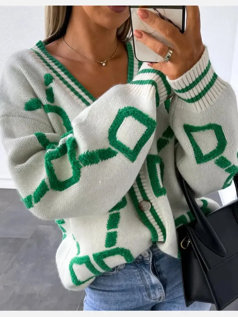 Zoe – contrasting v-neck cardigan for spring
